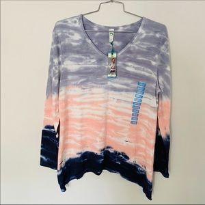 NWT Green Tea Tie Dye Shark Bite Hem Top Size L